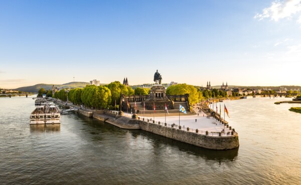 Deutsches Eck © Koblenz-Touristik, Dominik Ketz Der Blick auf das Deutsche Eck in Koblenz © Koblenz-Touristik, Dominik Ketz