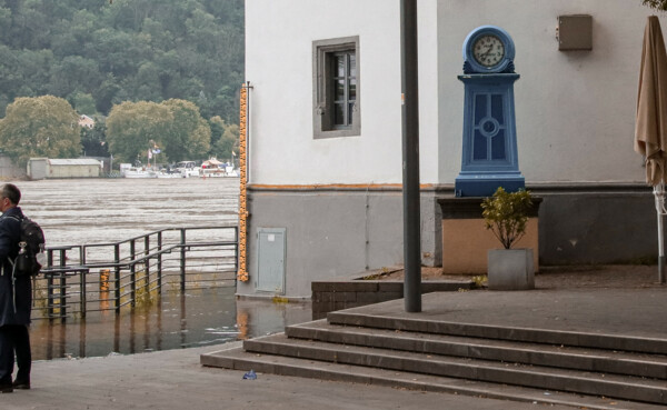 Water level gauge and gauge staff at Pegelhaus during high tide © Koblenz-Touristik GmbH, Johannes Bruchhof Water level gauge and gauge staff at Pegelhaus during high tide © Koblenz-Touristik GmbH, Johannes Bruchhof