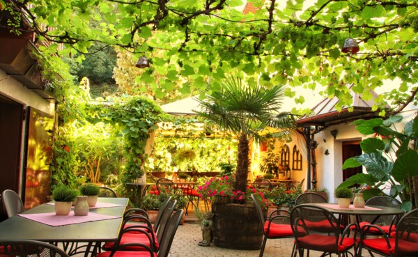 Innenhof des Weingut Göhlen © Koblenz-Touristik GmbH Innenhof des Weingut Göhlen © Koblenz-Touristik GmbH