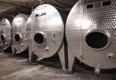 Weinkeller Stahltanks Weingut Göhlen Koblenz © Koblenz-Touristik GmbH, Johannes Bruchhof Weinkeller mit Stahltanks im Weingut Göhlen © Koblenz-Touristik GmbH, Johannes Bruchhof