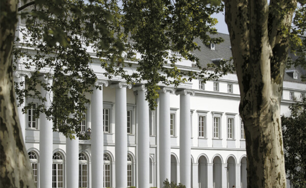 schloss-koblenz-stadtseite-baum-gauls.jpg ©  Bäume vor dem Kurfürstlichen Schloss ©