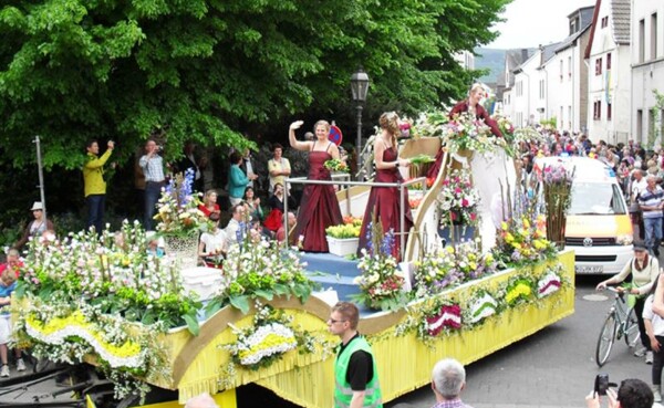 © Günter Barz Blüten- und Weinfest in Koblenz-Güls © Günter Barz