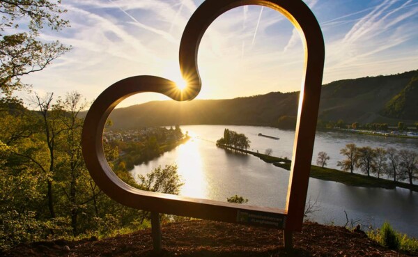 Osterspaier Langhalsweg – Deutschlands schönster Wanderweg 2024 © Sebastian Reifferscheid Osterspaier Langhalsweg – Deutschlands schönster Wanderweg 2024 © Sebastian Reifferscheid