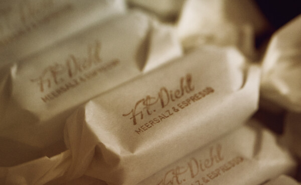 Karamell von Fräulein Diehl © Philip Bruederle  Verpacktes karamell von Fräulein Diehl © Philip Bruederle