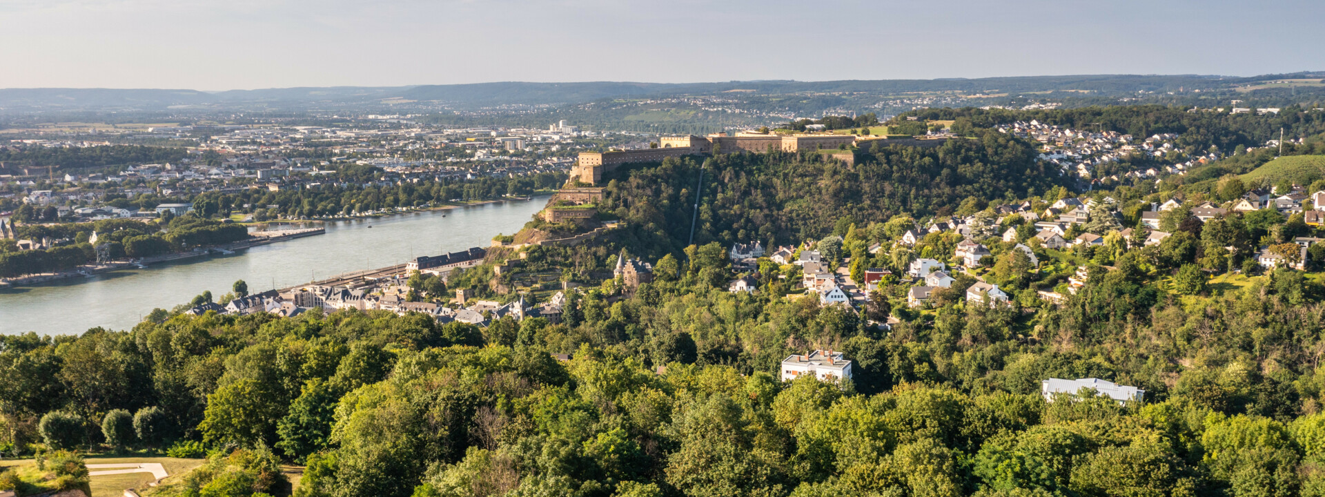 © Dominik Ketz | Rheinland-Pfalz Tourismus GmbH Luftaufnahme von dem Koblenzer Stadtteil Ehrenbreitstein mit der Festung, dem deutschen Eck und dem Zusammenfluss von Rhein und Mosel  © Dominik Ketz | Rheinland-Pfalz Tourismus GmbH