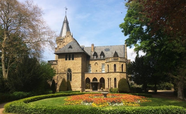 Schloss in Sinzig bei traumhaften Wetter  © Elmar Knieps  Schloss in Sinzig bei traumhaften Wetter  © Elmar Knieps