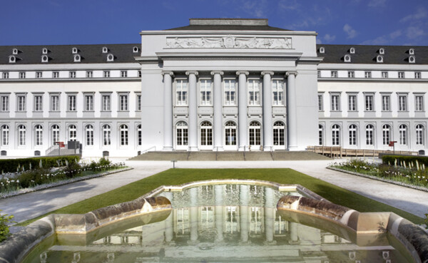 schloss-koblenz-rheinseite-gauls.jpg ©  Schloss Koblenz von der Rheinseite  ©