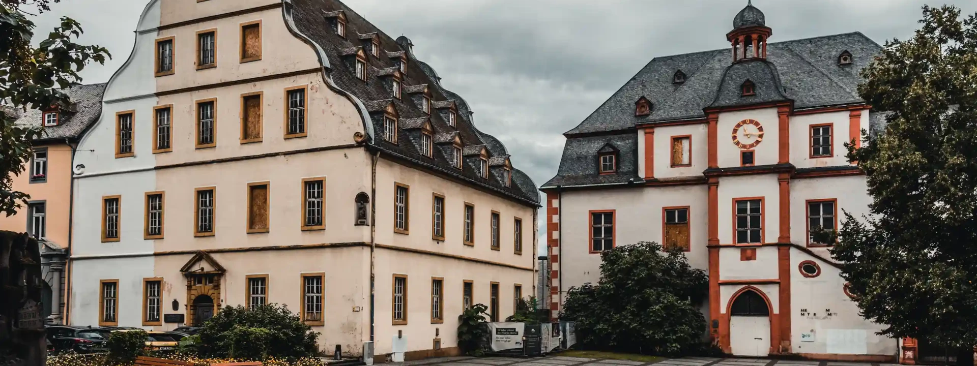 Bürresheimer Hof gotisches Schöffenhaus altes Kauf- und Danzhaus Florinsmarkt Koblenz © Radosav Pavićević, Koblenz-Touristik GmbH Bürresheimer Hof und Altes Kauf- und Danzhaus auf dem Florinsmarkt in Koblenz © Radosav Pavićević, Koblenz-Touristik GmbH