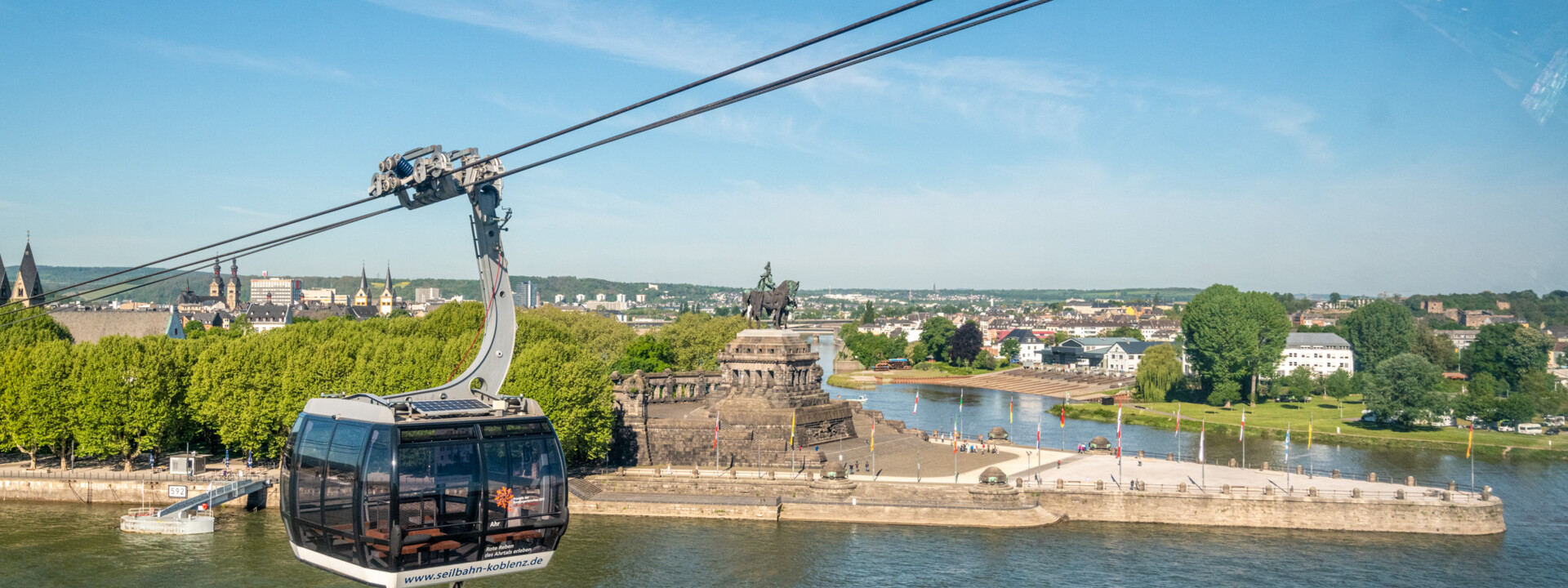 Panoramakabine der Seilbahn Koblenz mit dem Rhein, der Mosel und dem Deutschen Eck im Hintergrund © Koblenz-Touristik GmbH, Dominik Ketz Panoramakabine der Seilbahn Koblenz mit dem Rhein, der Mosel und dem Deutschen Eck im Hintergrund © Koblenz-Touristik GmbH, Dominik Ketz