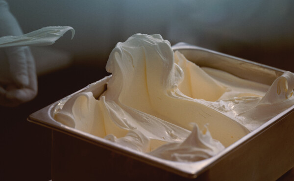 IJs van eGeLoSIa © Philip Bruederle  Romig ijs van eGeLoSIa © Philip Bruederle