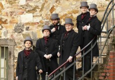 © Koblenz-Touristik GmbH Historisch verkleidete Männer stehen auf Treppen in der Festung Ehrenbreitstein © Koblenz-Touristik GmbH