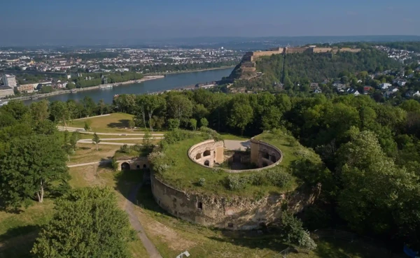 Luftaufnahme Fort Asterstein © Olaf Schepers Blick über das Reduit des Forts Asterstein zur Feste Ehrenbreitstein © Olaf Schepers