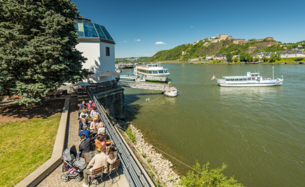 Schiff vor der Festung Ehrenbreitstein © Koblenz-Touristik GmbH, Dominik Ketz Schiff vor der Festung Ehrenbreitstein © Koblenz-Touristik GmbH, Dominik Ketz