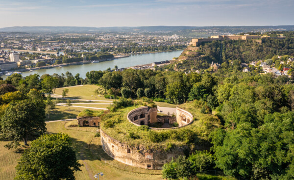 Luftaufnahme Fort Asterstein und Festung Ehrenbreitstein © Dominik Ketz | Rheinland-Pfalz Tourismus GmbH Luftaufnahme Fort Asterstein und Festung Ehrenbreitstein © Dominik Ketz | Rheinland-Pfalz Tourismus GmbH