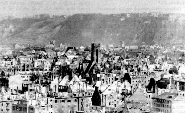 Zerbombtes Koblenz März 1945.jpg © Koblenz-Touristik GmbH Zerbombtes Koblenz März 1945 © Koblenz-Touristik GmbH